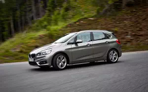   BMW 225i Active Tourer - 2014