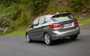   BMW 225i Active Tourer - 2014