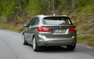   BMW 225i Active Tourer - 2014