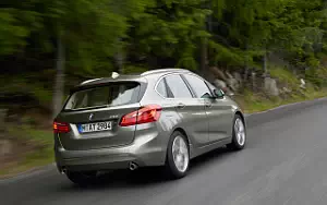   BMW 225i Active Tourer - 2014