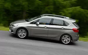   BMW 225i Active Tourer - 2014