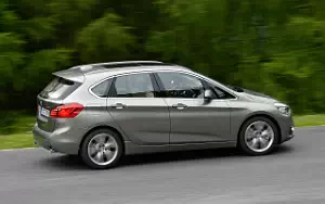   BMW 225i Active Tourer - 2014