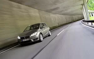   BMW 225i Active Tourer - 2014