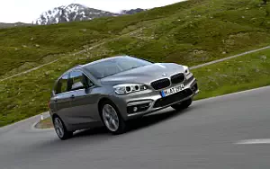   BMW 225i Active Tourer - 2014