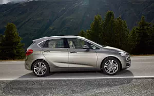   BMW 225i Active Tourer - 2014