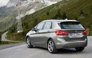   BMW 225i Active Tourer - 2014