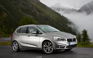   BMW 225i Active Tourer - 2014