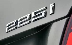   BMW 225i Active Tourer - 2014