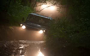   Land Rover Defender 90 Station Wagon - 2013