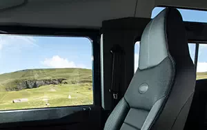   Land Rover Defender 90 Station Wagon - 2013