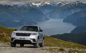   Range Rover Velar R-Dynamic D300 HSE Black Pack - 2017