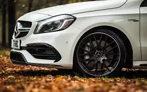   Mercedes-AMG A 45 4MATIC UK-spec - 2015