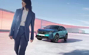   Peugeot E-3008 - 2023