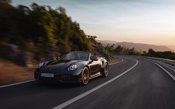   Porsche 911 Turbo S Cabriolet - 2025