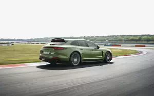   Porsche Panamera GTS Sport Turismo - 2018