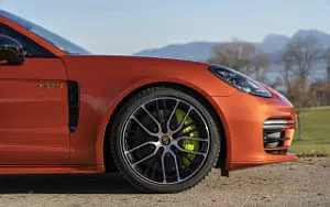   Porsche Panamera 4 E-Hybrid Sport Turismo SportDesign Package (Papaya Metallic) - 2020