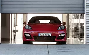   Porsche Panamera GTS - 2012
