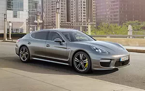   Porsche Panamera Turbo S Executive - 2013