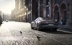   Porsche Panamera Turbo - 2016
