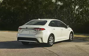   Toyota Corolla LE Hybrid Sedan US-spec - 2019