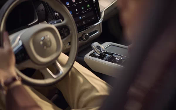   Volvo S90 T8 Recharge China-spec - 2025