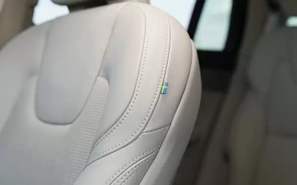   Volvo XC90 T8 Recharge AWD UK-spec - 2024