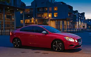   Volvo S60 T6 AWD R-Design - 2012