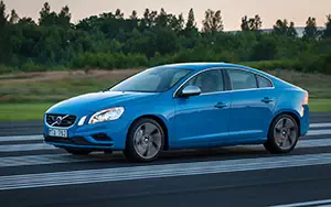   Volvo S60 T6 AWD R-Design - 2013