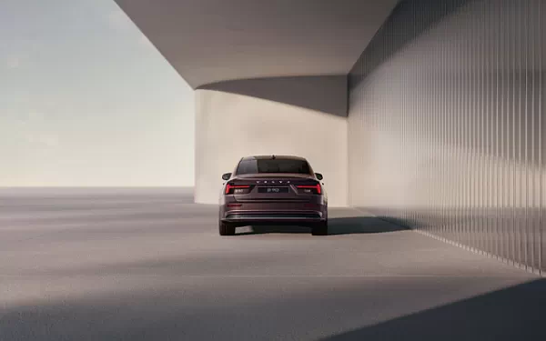   Volvo S90 T8 Recharge - 2025