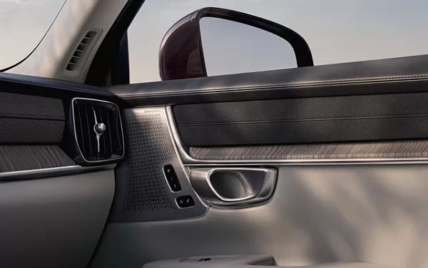   Volvo S90 T8 Recharge - 2025