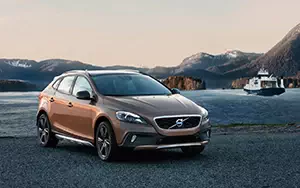   Volvo V40 Cross Country - 2013