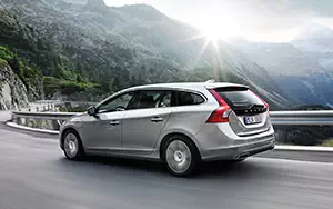   Volvo V60 Plug-in-Hybrid - 2013