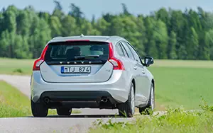   Volvo V60 T5 - 2013