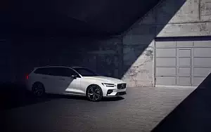   Volvo V60 T6 AWD R-Design - 2018