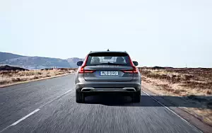   Volvo V90 T6 Cross Country - 2016