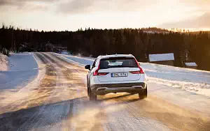   Volvo V90 T6 Cross Country - 2017