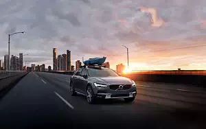   Volvo V90 T6 Cross Country - 2017