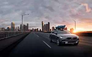   Volvo V90 T6 Cross Country - 2017