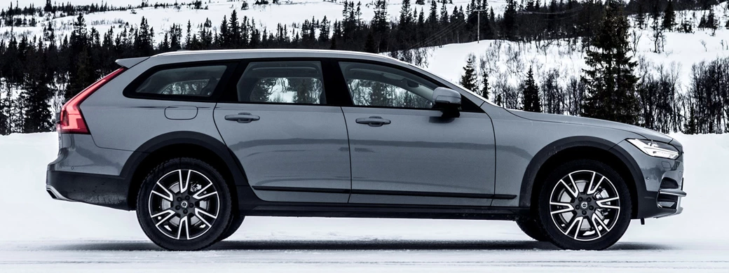   Volvo V90 D5 Cross Country - 2017 - Car wallpapers