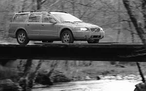   Volvo V70 XC - 2001