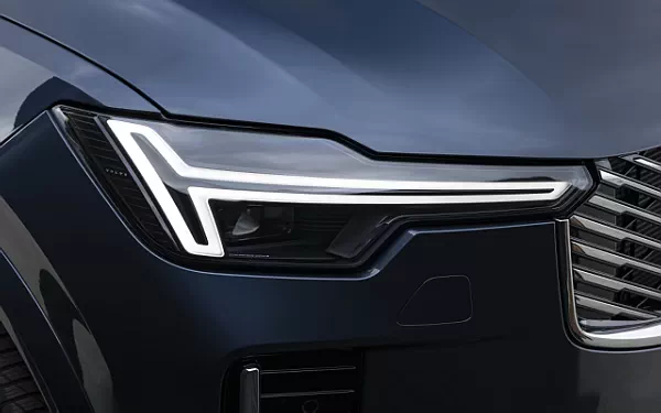   Volvo XC90 B5 AWD - 2024