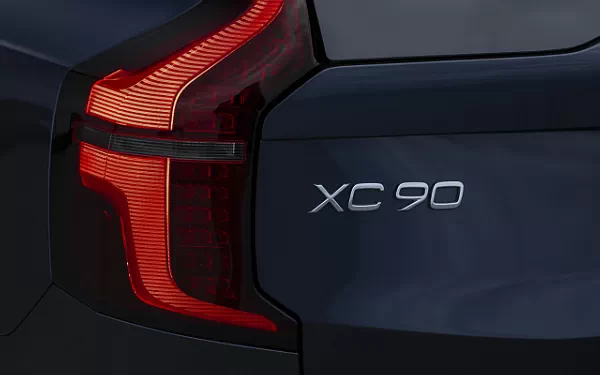   Volvo XC90 B5 AWD - 2024