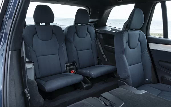   Volvo XC90 B5 AWD - 2024