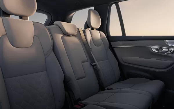   Volvo XC90 T8 Recharge AWD - 2024